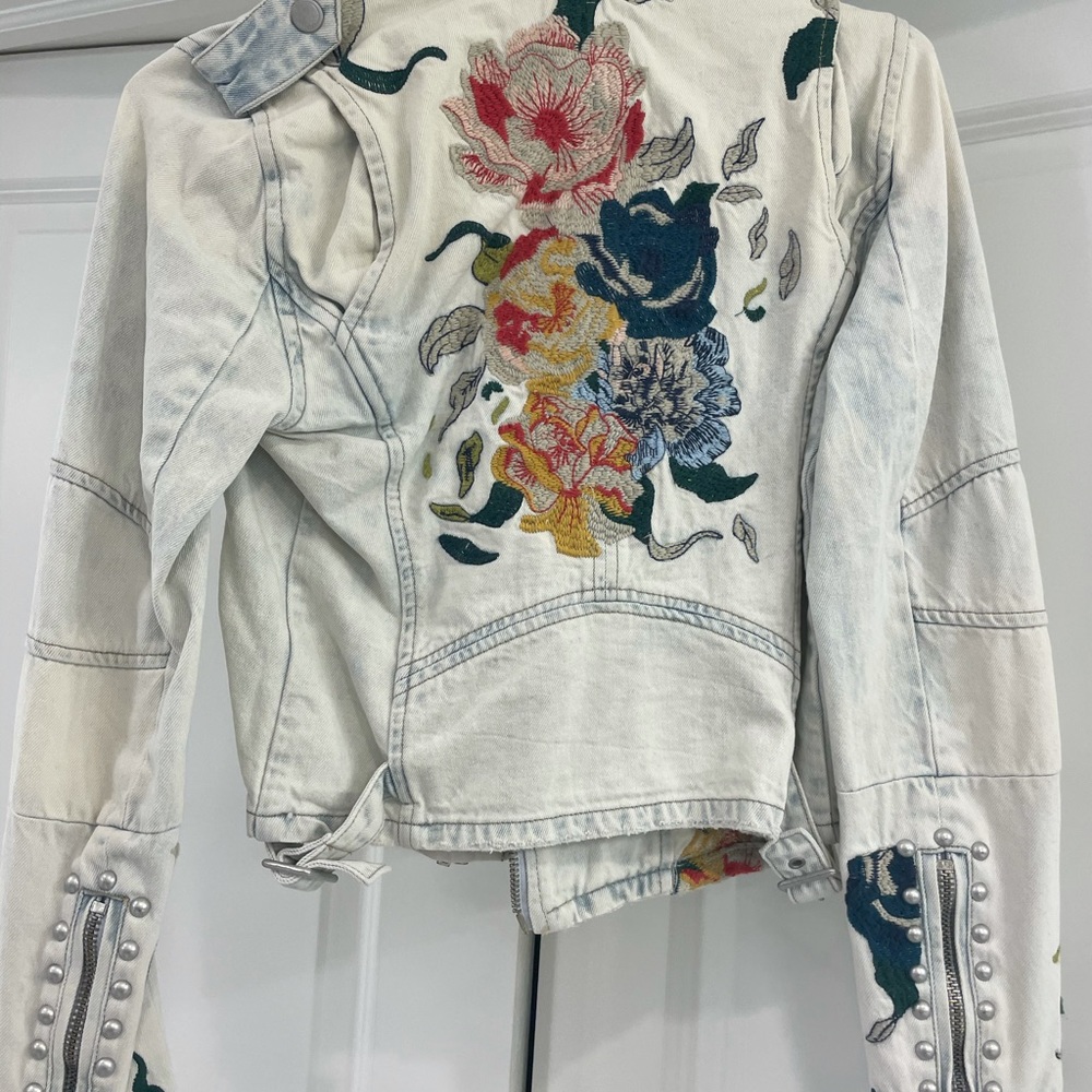 Jeans jacket - Picture 9 of 11